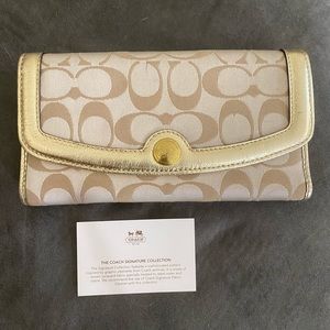 Coach Wallet / Wristlet